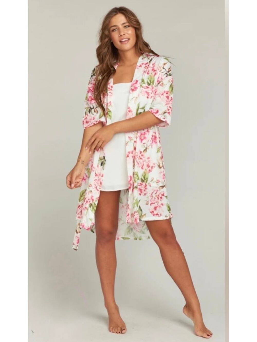 Show me your MuMu NWOT Brie Floral Robe One Size